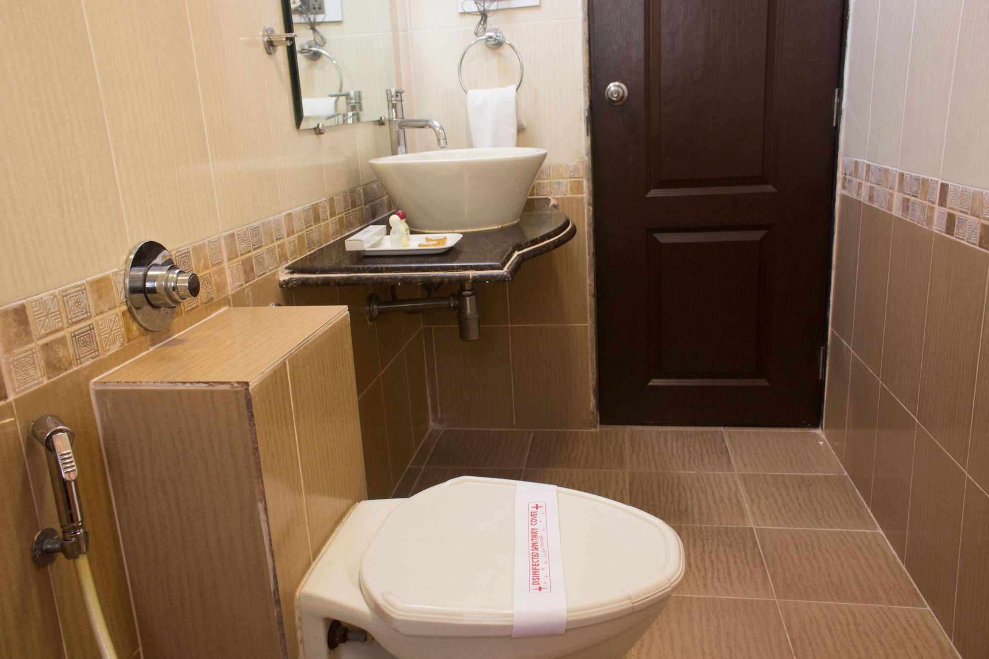 Jyoti Dwelling Hotel Mumbai Bagian luar foto
