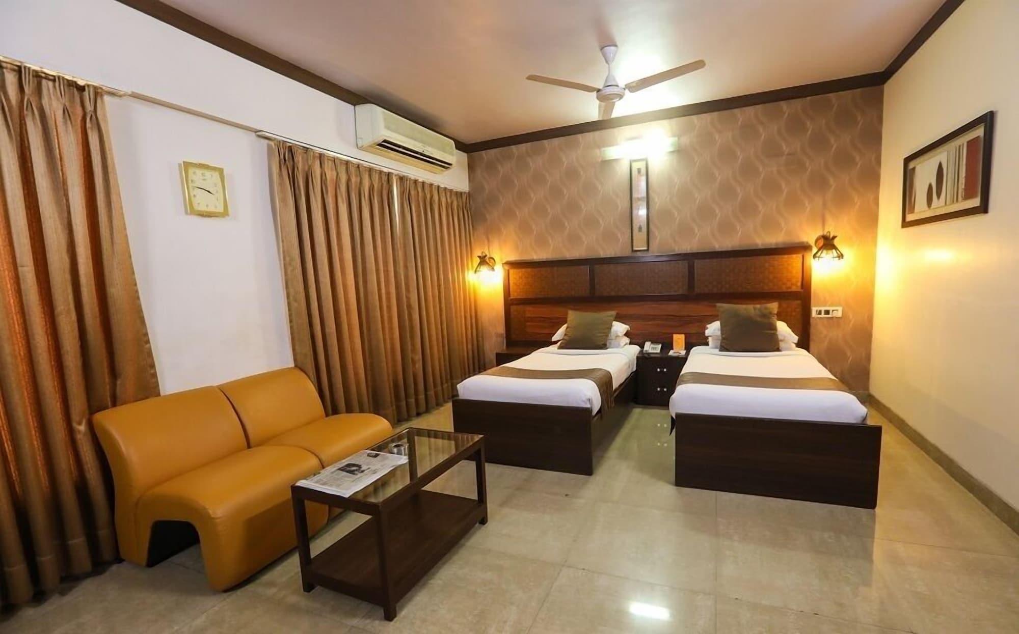 Jyoti Dwelling Hotel Mumbai Bagian luar foto