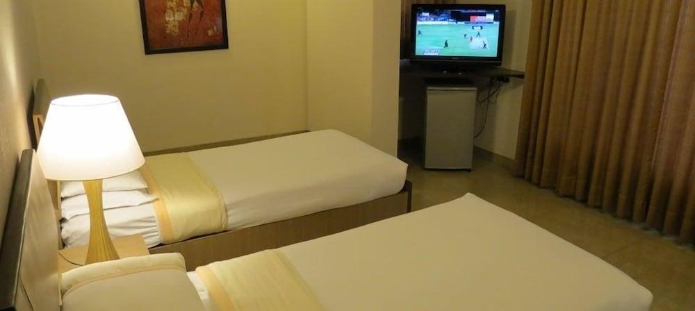 Jyoti Dwelling Hotel Mumbai Bagian luar foto