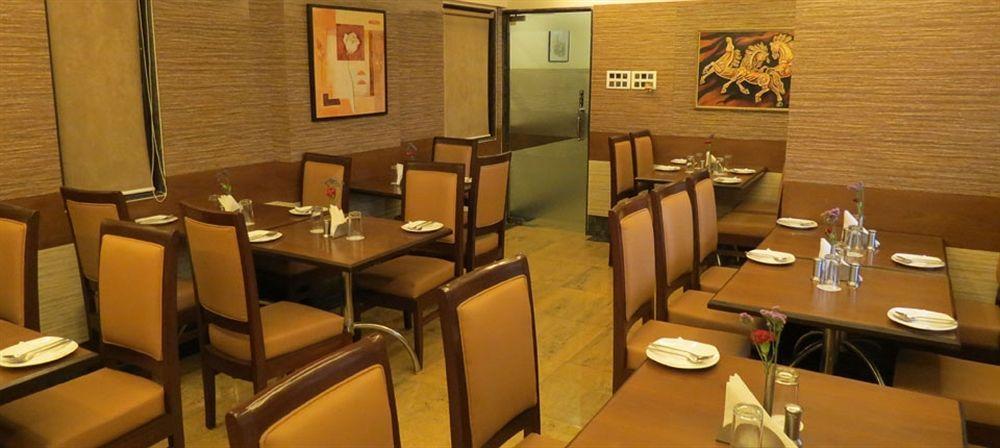 Jyoti Dwelling Hotel Mumbai Bagian luar foto