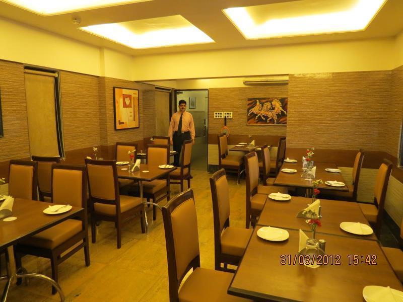 Jyoti Dwelling Hotel Mumbai Bagian luar foto