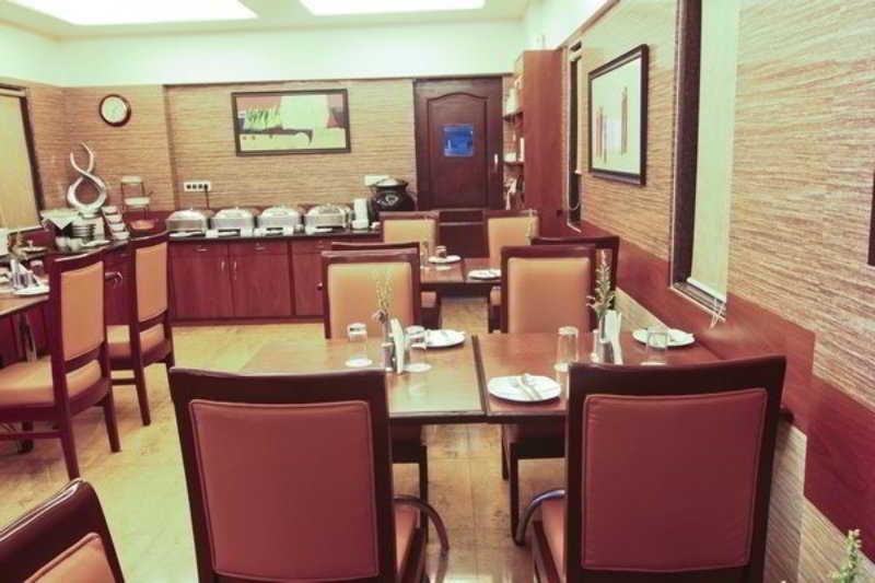 Jyoti Dwelling Hotel Mumbai Bagian luar foto