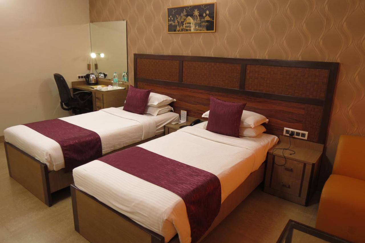 Jyoti Dwelling Hotel Mumbai Bagian luar foto