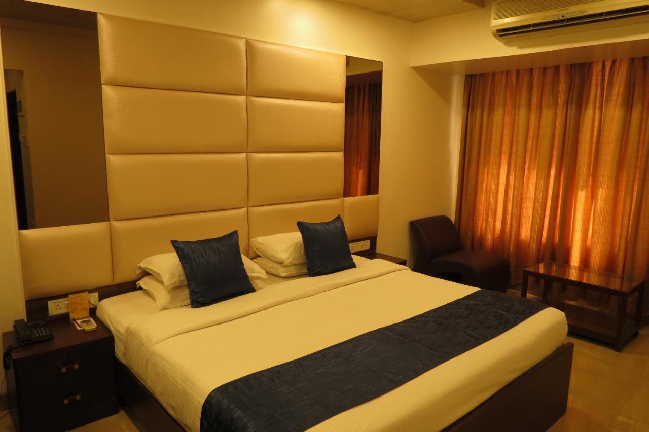Jyoti Dwelling Hotel Mumbai Bagian luar foto