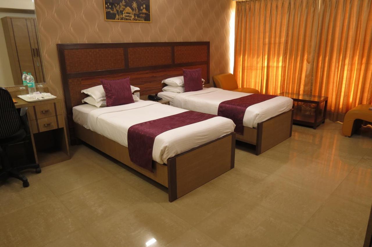 Jyoti Dwelling Hotel Mumbai Bagian luar foto