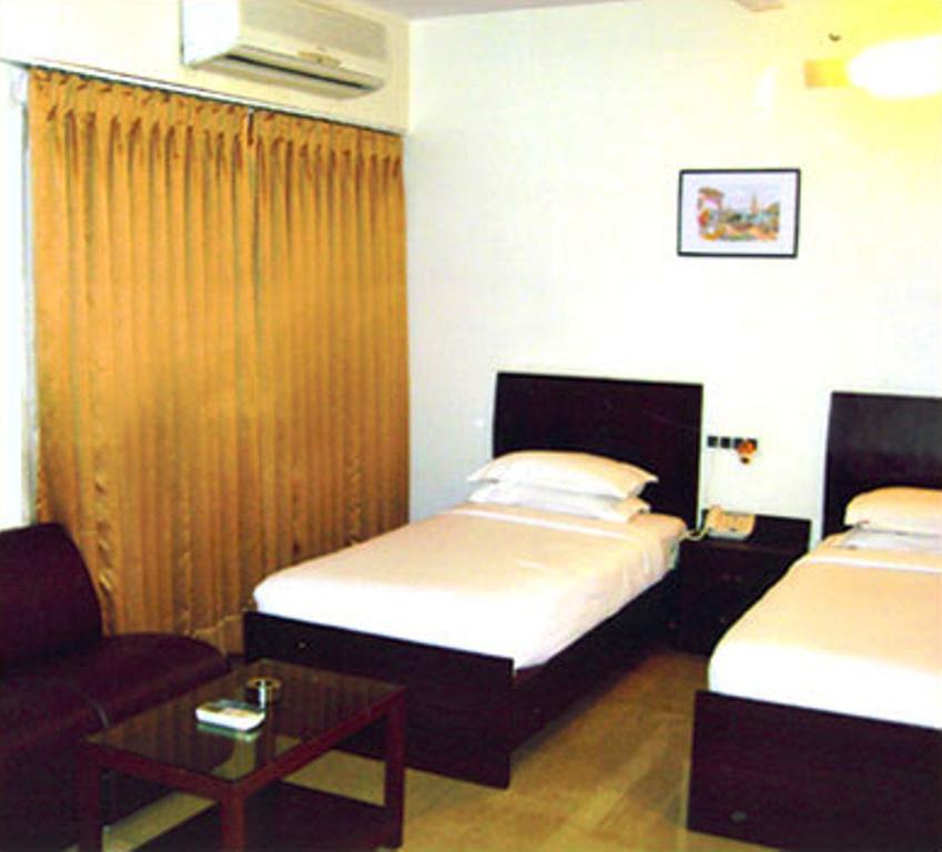 Jyoti Dwelling Hotel Mumbai Bagian luar foto